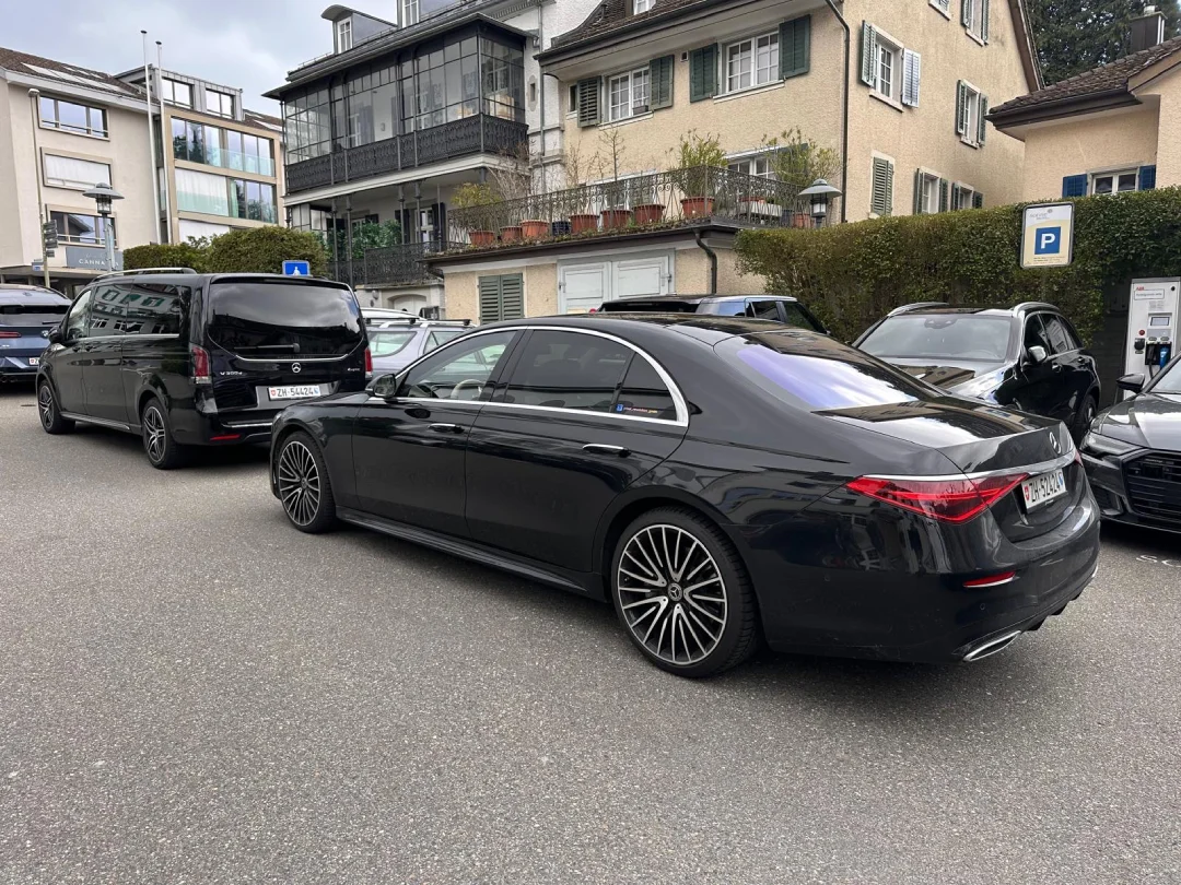 Private Chauffeur Service Milan for Airport Transfers