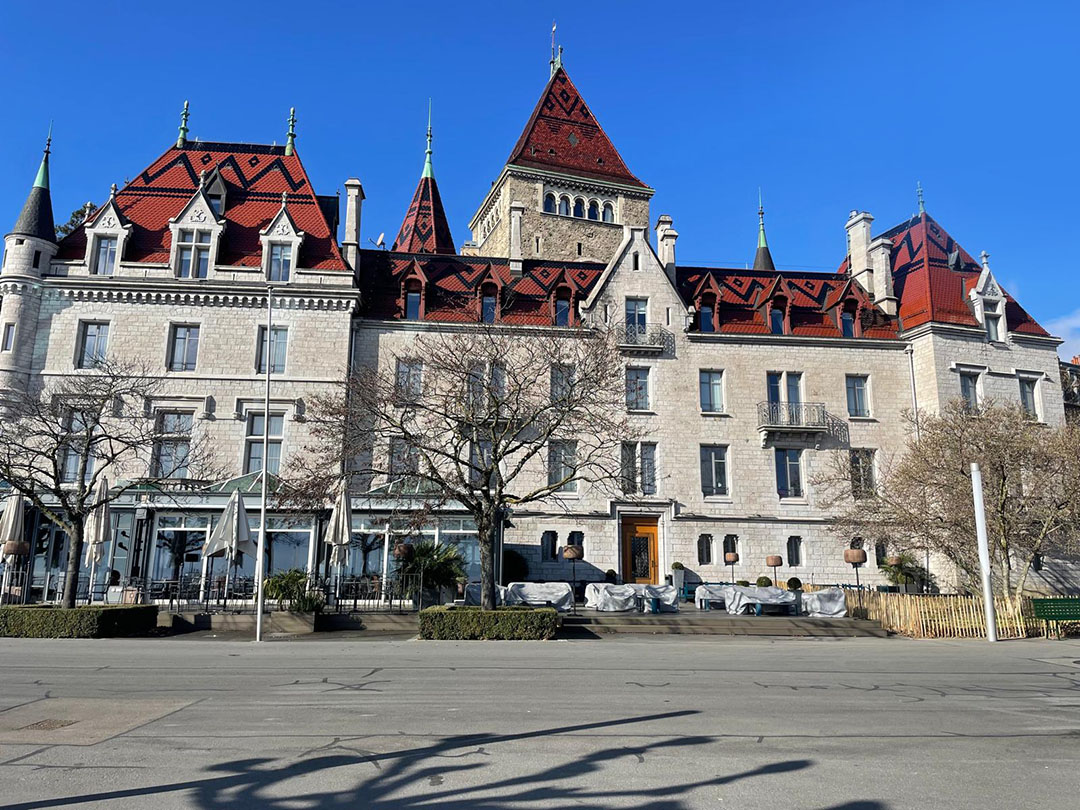 First class service Zurich Airport Lausanne