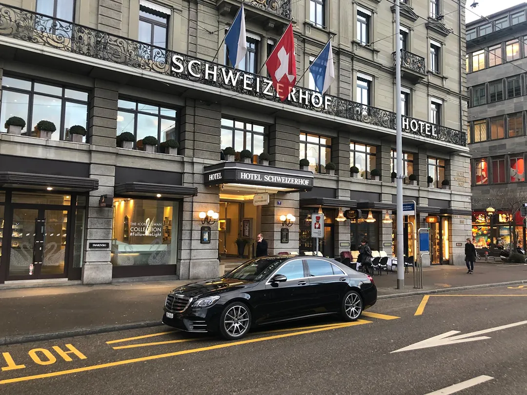 Limousinen-Transfer vom Flughafen Zürich zum Hotel Mandarin Oriental Savoy 